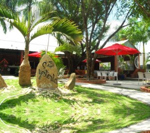 Giấy dán tường, tranh dán tường quán cafe Yesterday – Tây Ninh