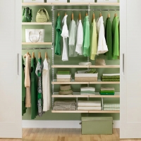 Những mẫu giấy dán tường trang trí cho shop cửa hàng quần áo.